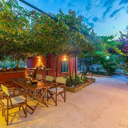 House Bougainvillea Pula Exterior photo