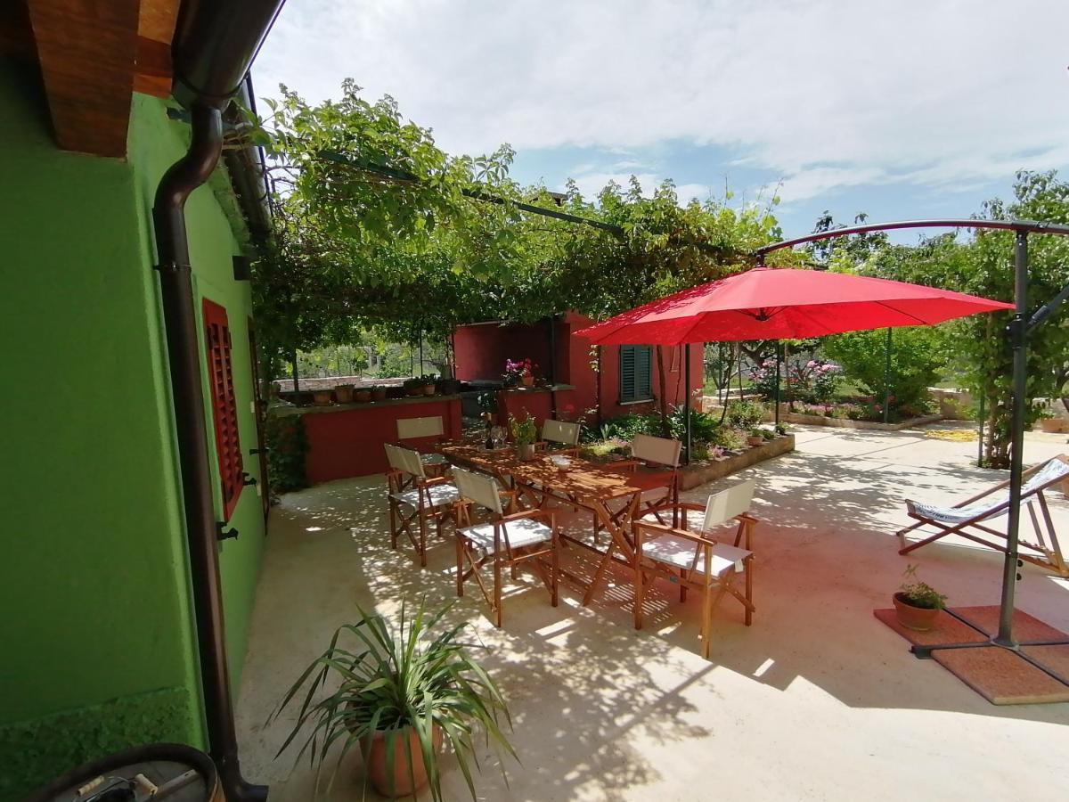 House Bougainvillea Pula Exterior photo