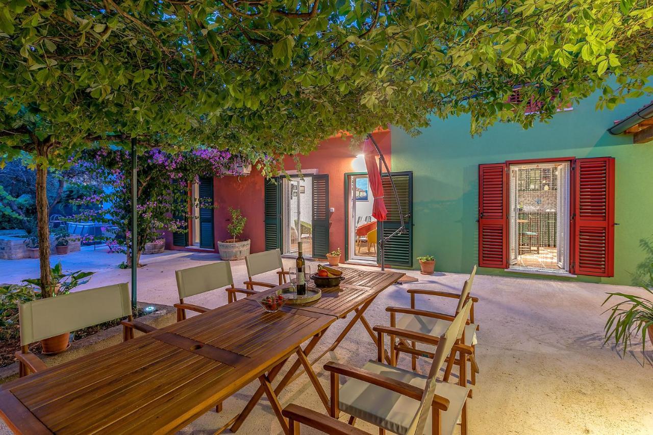 House Bougainvillea Pula Exterior photo